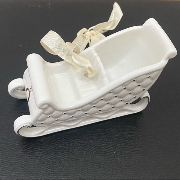 2014 PANDORA Santa’s Sleigh Holiday Christmas Ornament - Picture 6 of 15